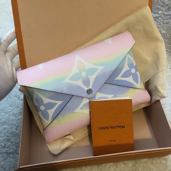 Louis Vuitton Large Kiragami Clutch Escale - Picture 1 of 12